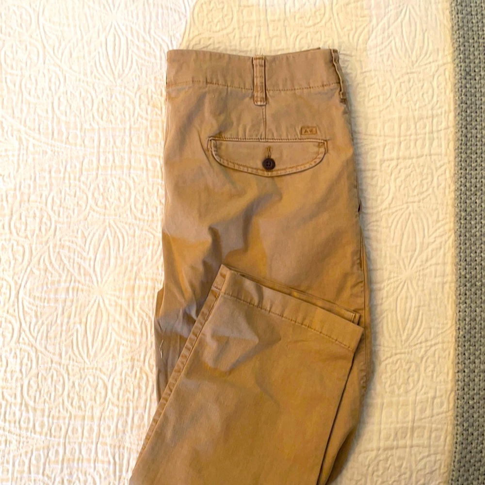 American eagle Tan khakis slim straight flex fit